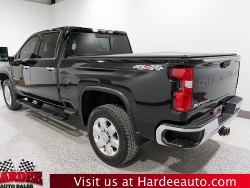 Used 2020 Chevrolet Silverado 2500 LTZ w/ Technology Package image 3