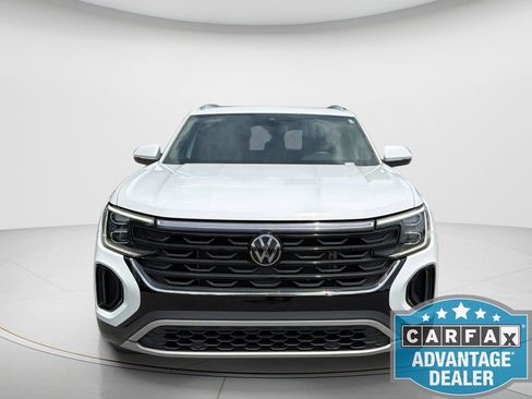 Certified 2024 Volkswagen Atlas Cross Sport SE w/ Panoramic Sunroof Package FWD image 2