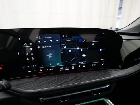 Used 2025 Audi Q5 Premium Plus w/ Premium Plus image 25