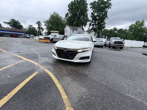 Used 2018 Honda Accord LX image 2