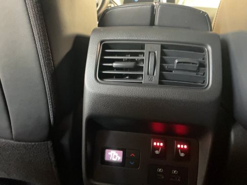 Used 2022 Nissan Rogue Platinum w/ Head-Up Display Package AWD/4WD image 23