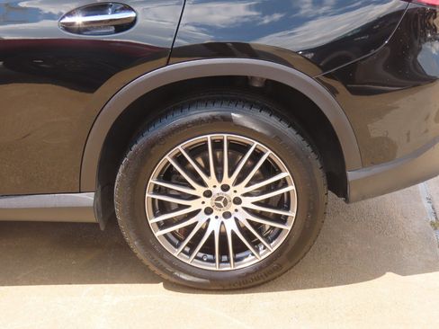 Used 2025 Mercedes-Benz GLC 300 image 18