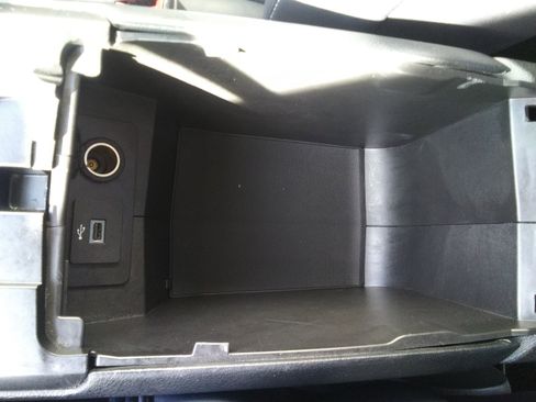 Used 2017 Ford Fusion SE w/ Fusion SE Technology Package image 18