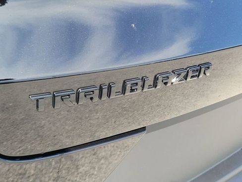 New 2026 Chevrolet TrailBlazer LT w/ Midnight Edition FWD image 32