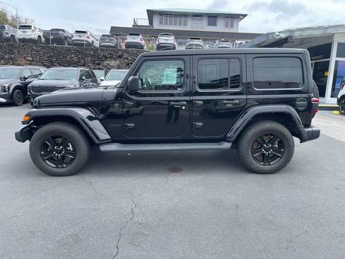 Used 2023 Jeep Wrangler Unlimited Sahara AWD/4WD image 3