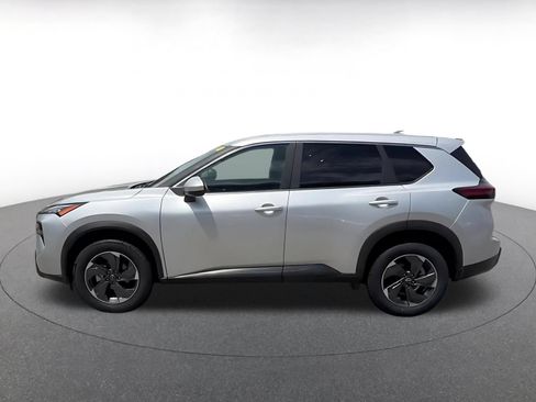Used 2025 Nissan Rogue SV FWD image 7