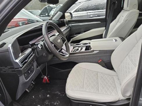 Used 2025 Cadillac Escalade V image 8