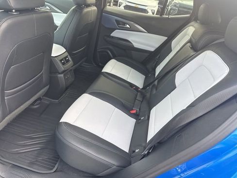 New 2025 Chevrolet Equinox EV LT w/ Convenience Package II FWD image 22