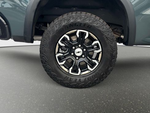 Used 2025 Chevrolet Silverado 1500 ZR2 AWD/4WD image 18