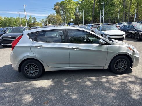 Used 2013 Hyundai Accent GS image 7