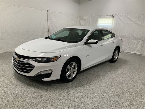Used 2024 Chevrolet Malibu LT FWD image 2