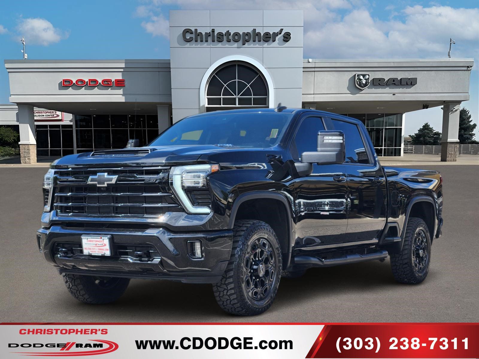 Used 2024 Chevrolet Silverado 2500 LT w/ Midnight Edition AWD/4WD image 7