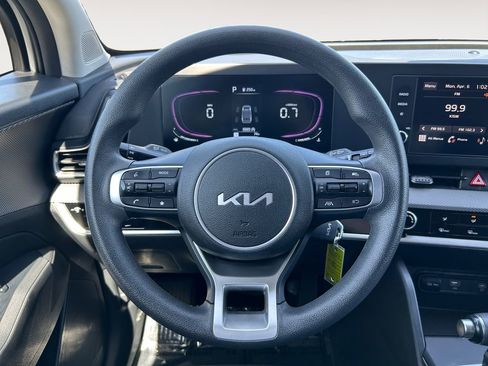 Used 2024 Kia Sportage LX AWD/4WD image 15