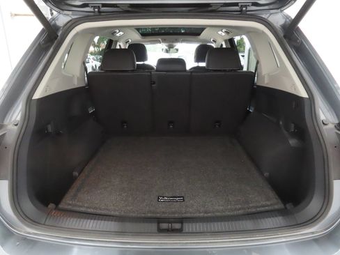 Used 2021 Volkswagen Tiguan SEL AWD/4WD image 25