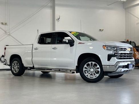 Used 2024 Chevrolet Silverado 1500 LTZ AWD/4WD image 2