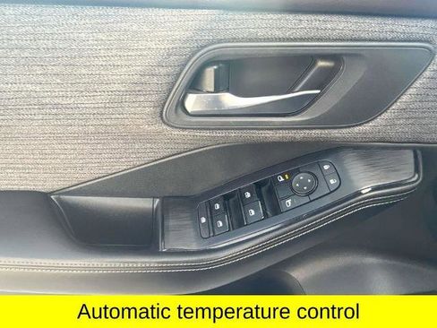 Certified 2021 Nissan Rogue SV AWD/4WD image 13