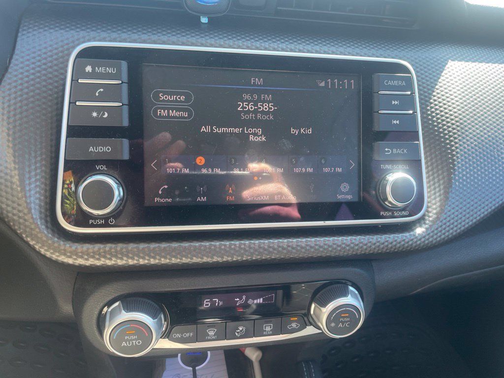 Used 2020 Nissan Kicks SV FWD image 17