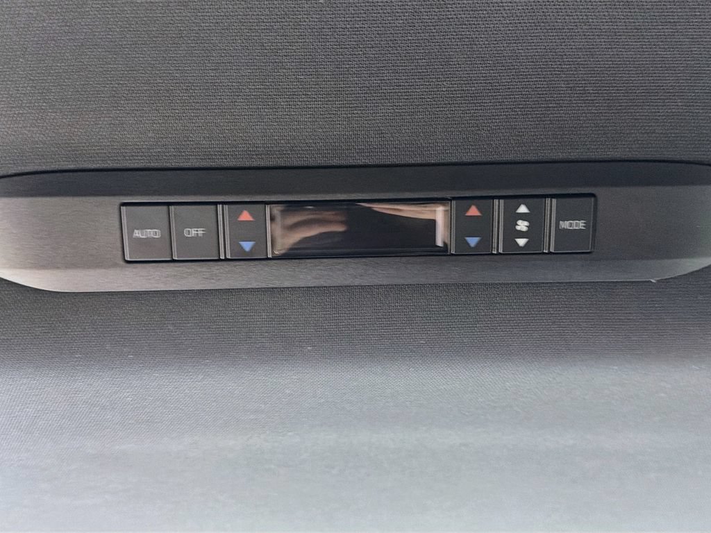 Used 2025 Toyota Sienna XSE AWD/4WD image 22