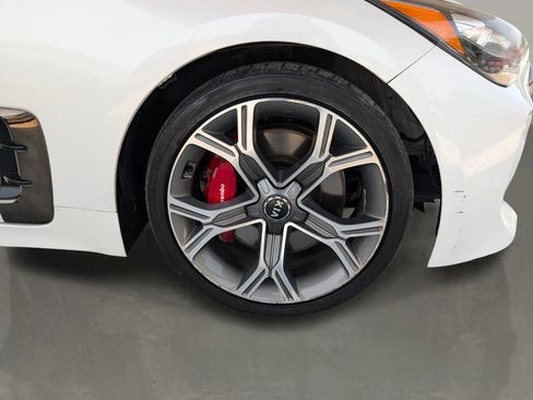 Used 2018 Kia Stinger GT2 RWD image 9
