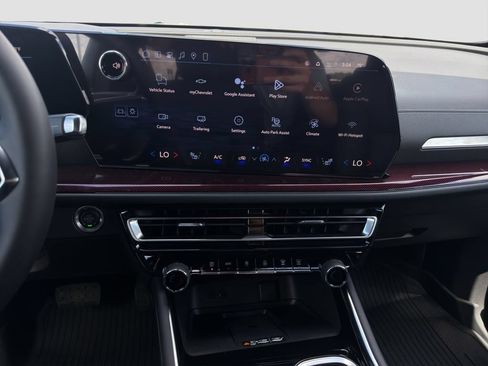 New 2026 Chevrolet Traverse Z71 w/ Enhanced Driving Package AWD/4WD image 16