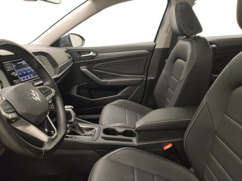 Used 2024 Volkswagen Jetta SE FWD image 17