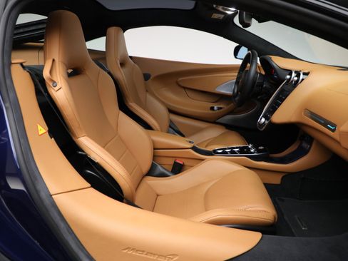 Used 2023 McLaren GT image 25