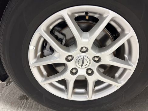 Used 2025 Chrysler Pacifica Select image 38