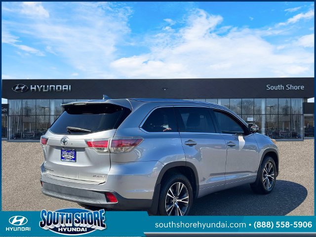 Used 2016 Toyota Highlander XLE AWD/4WD image 6