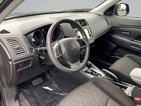 Used 2025 Mitsubishi Outlander Sport AWD image 15