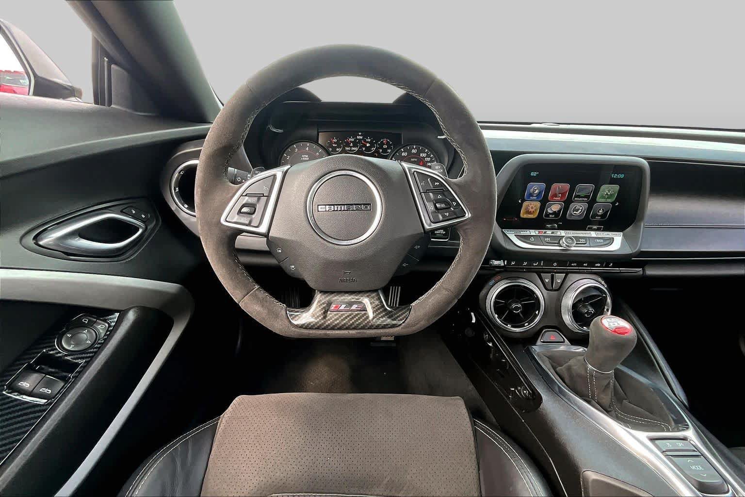Used 2018 Chevrolet Camaro SS RWD image 6