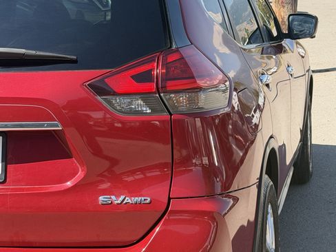 Used 2017 Nissan Rogue SV AWD/4WD image 24