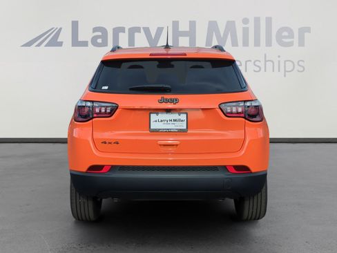 New 2026 Jeep Compass Latitude AWD/4WD image 4