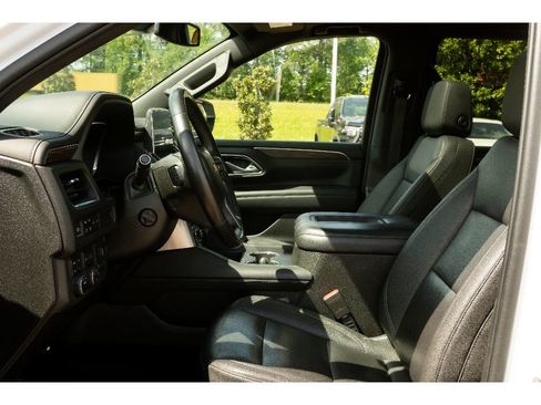 Used 2022 Chevrolet Tahoe LT w/ LT Signature Package image 12