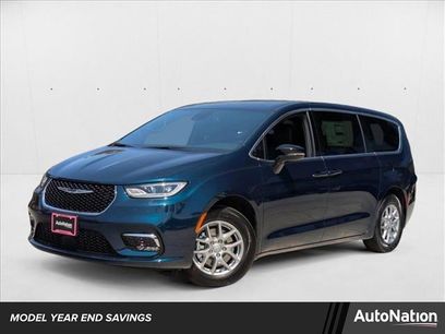 New 2025 Chrysler Pacifica Select