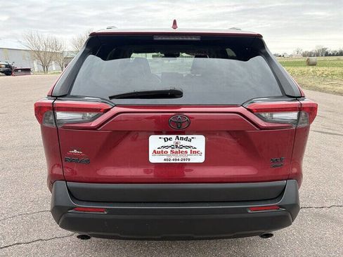 Used 2019 Toyota RAV4 XLE Premium w/ Cold Weather Package AWD/4WD image 6