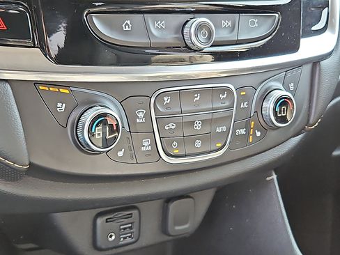 Certified 2021 Chevrolet Traverse Premier w/ LPO, Floor Liner Package image 16