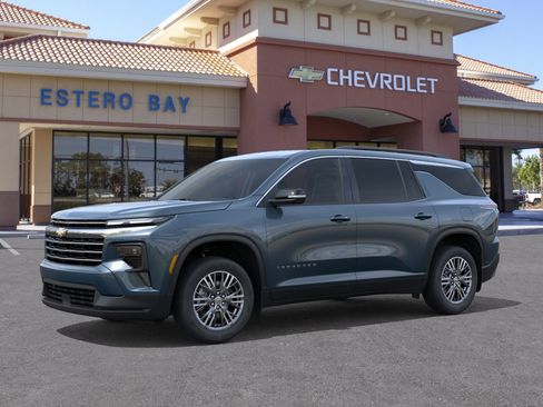 New 2026 Chevrolet Traverse LT w/ Driver Confidence Package FWD image 26
