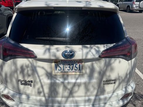 Used 2017 Toyota RAV4 Limited image 5