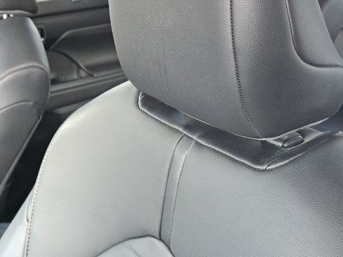 Used 2020 Toyota Highlander XLE FWD image 7