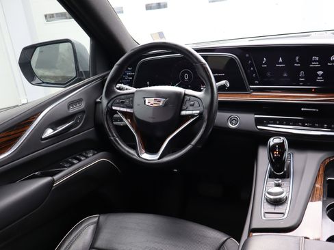 Used 2021 Cadillac Escalade ESV Premium Luxury image 14