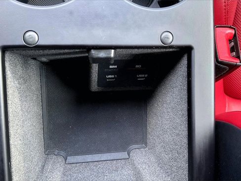 Used 2020 Porsche Macan Turbo image 16