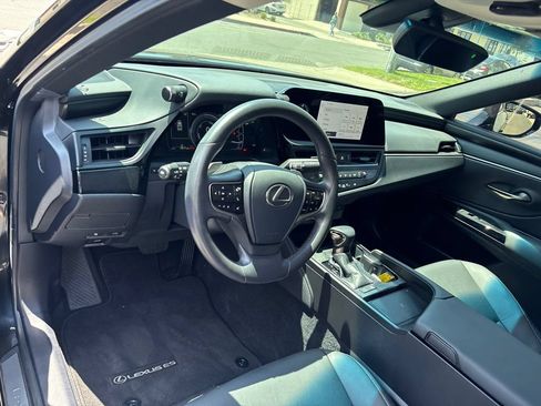 Used 2025 Lexus ES 300h w/ Premium Package FWD image 9