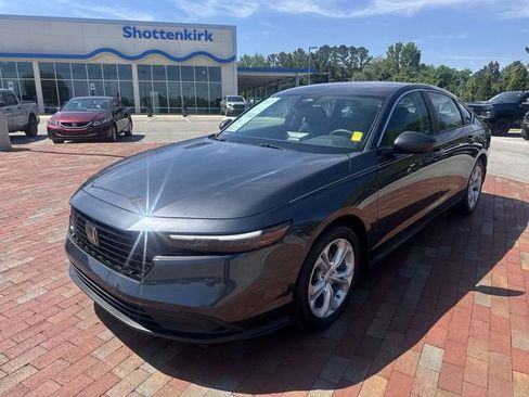 Certified 2023 Honda Accord LX image 1