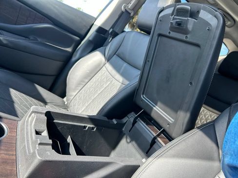 Certified 2024 Nissan Murano Platinum w/ Cargo Package FWD image 40