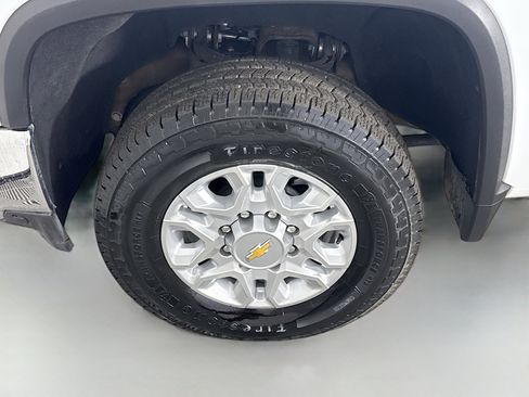 Used 2022 Chevrolet Silverado 2500 LT w/ Convenience Package image 37