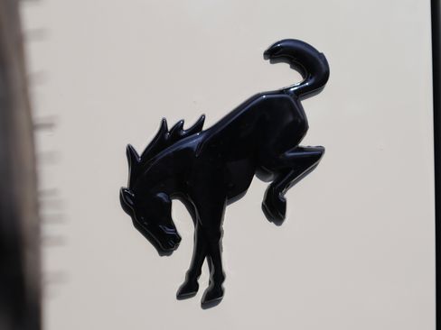 Used 2025 Ford Bronco Badlands image 36