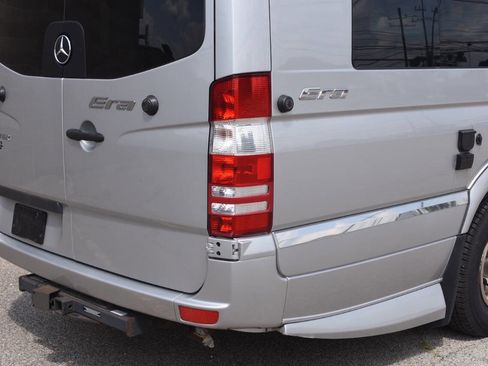 Used 2018 Mercedes-Benz Sprinter 3500 image 4