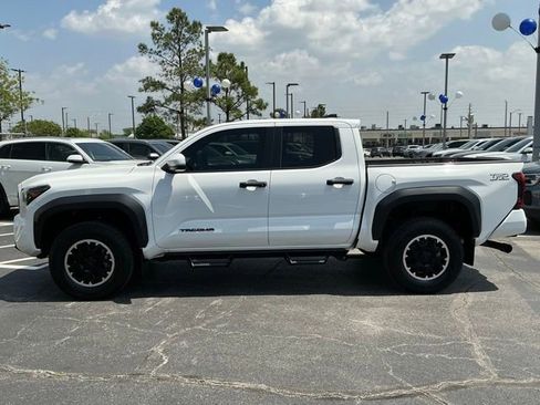 Used 2024 Toyota Tacoma TRD Off-Road w/ TRD Off Road Upgrade Package AWD/4WD image 6