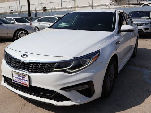 Used 2020 Kia Optima LX FWD image 3