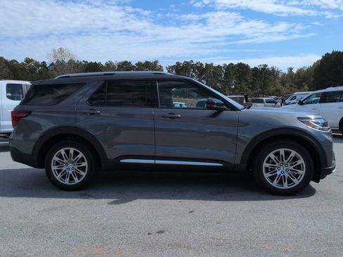 New 2026 Ford Explorer Platinum image 3